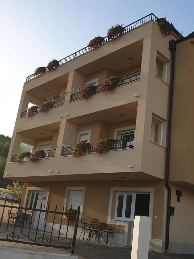 Hotel Ferdo 1 à Makarska Extérieur photo